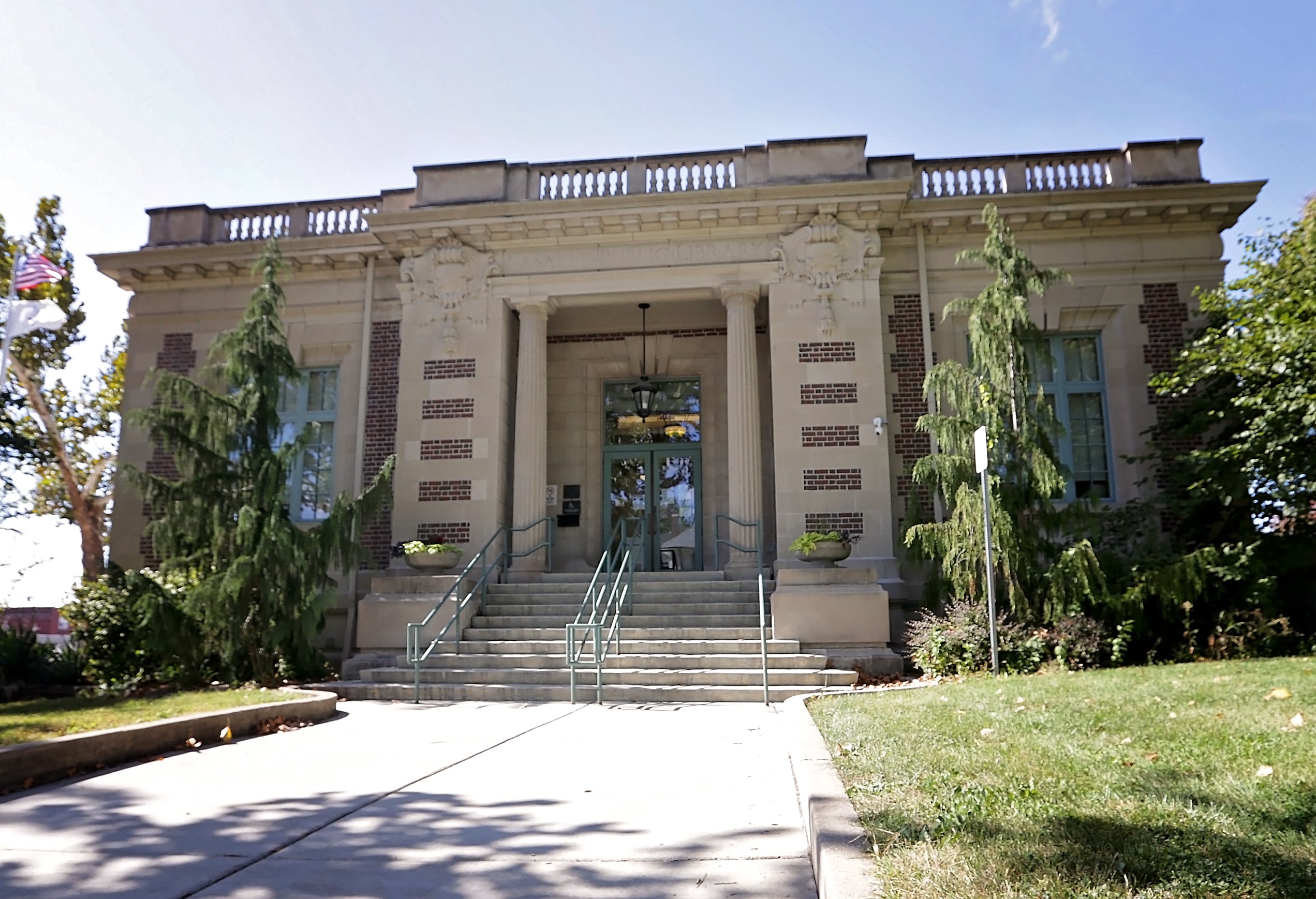 La Salle library offers puzzle race and shark movie screening in November — Hinsdale Sports news